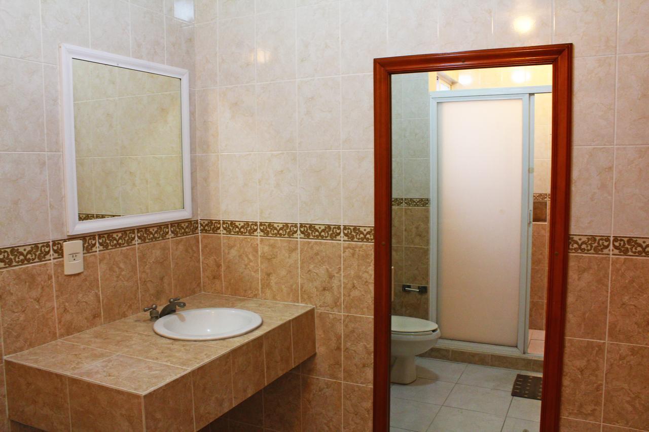 Hotel Real De Cortes Los Reyes  외부 사진
